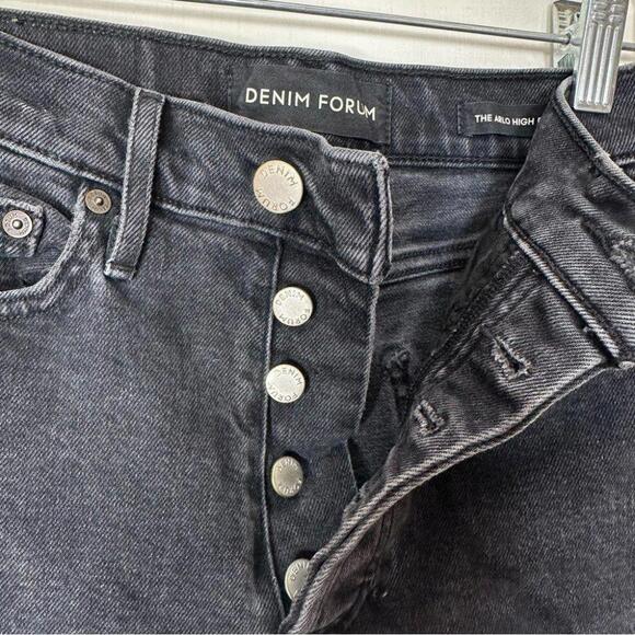 Aritzia Denim Forum - Arlo High Rise Straight -  Black - 23 - Picture 5 of 8